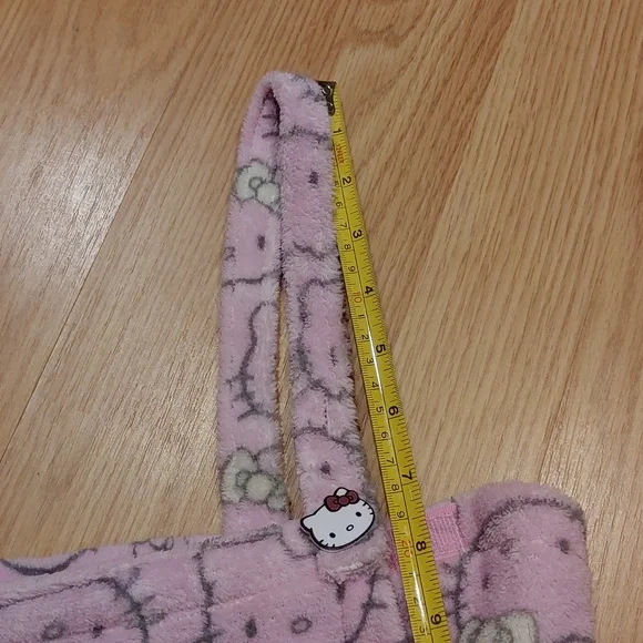 Girl's Hello Kitty Robe - Picture 8 of 9